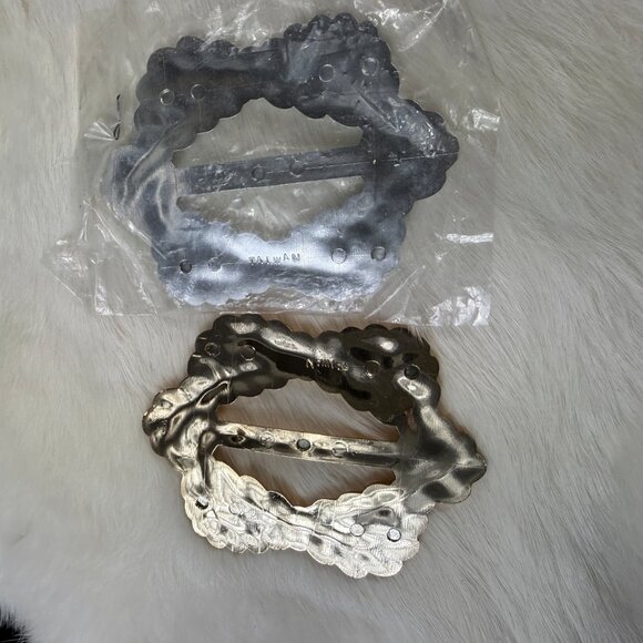 Set of Two - Silver & Gold - Vintage Large Plastic Belt Buckles - Taiwan 80s 90s - Picture 5 of 6